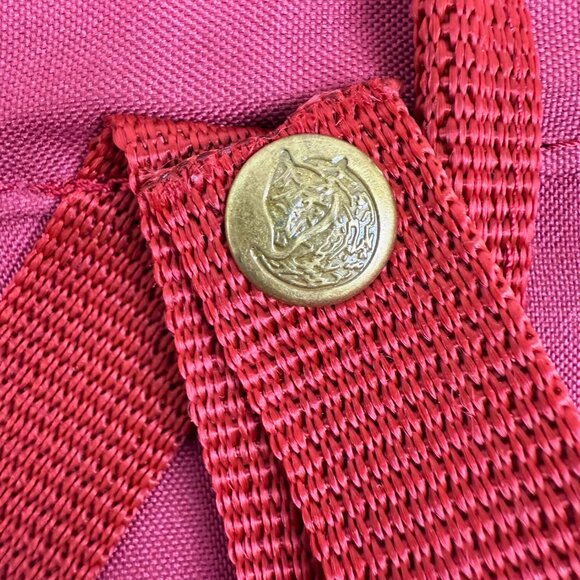 Brand New with Tags Fjällräven Kånken Backpack in Vibrant Berry Red - Picture 4 of 6